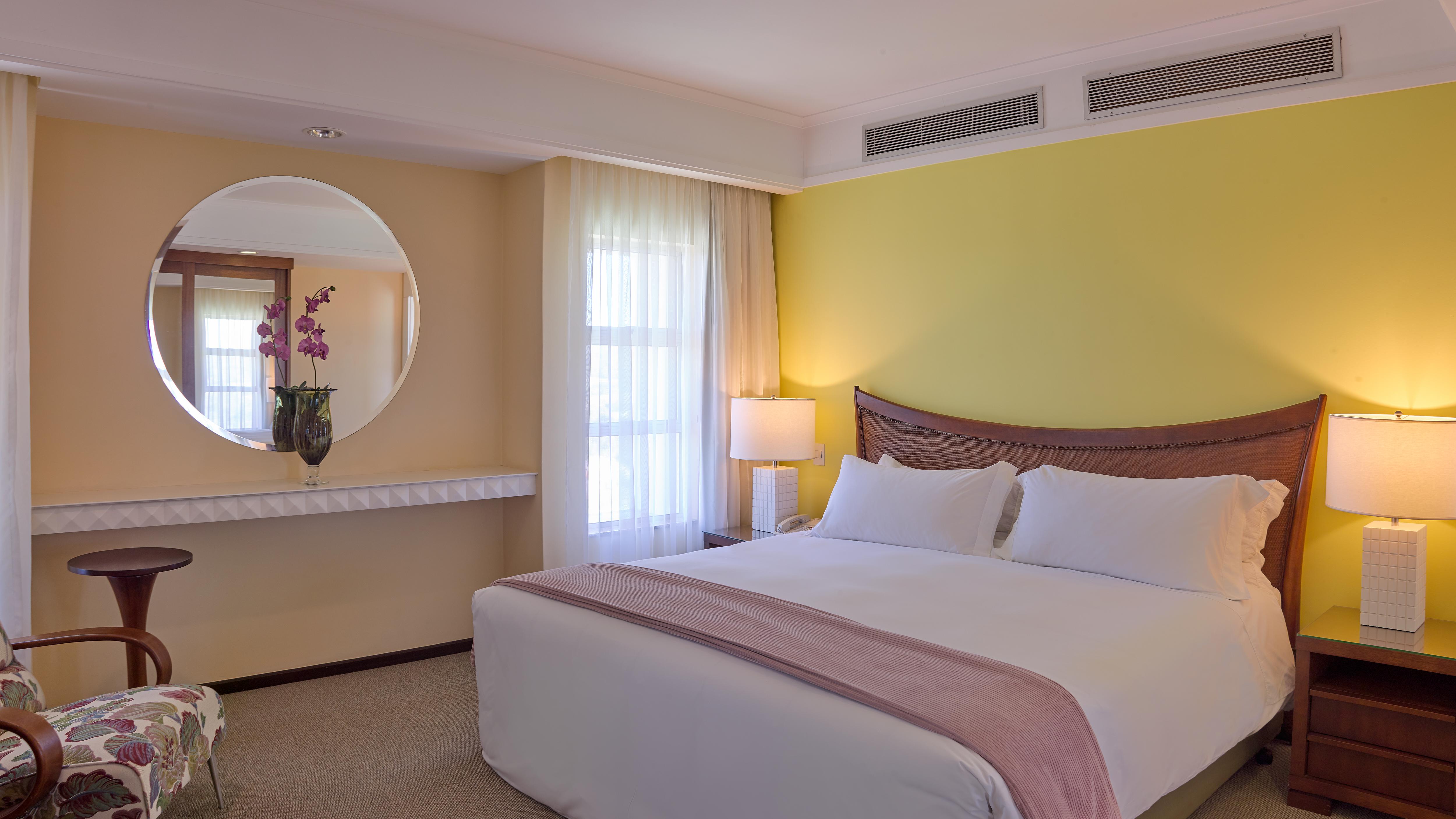 Bourbon Resort Атибая Экстерьер фото A bedroom at the hotel