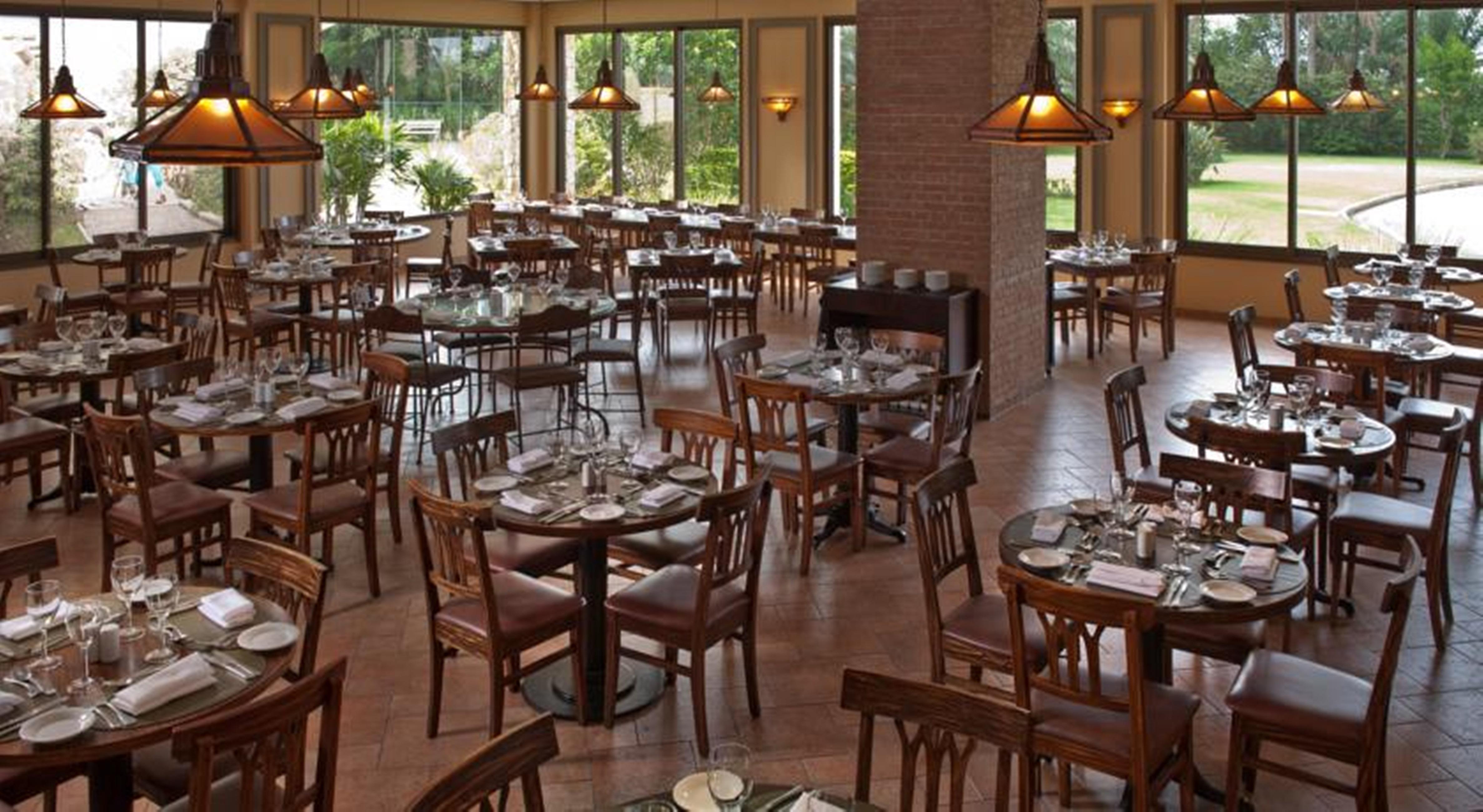 Bourbon Resort Атибая Экстерьер фото The dining room at the Inn at the Opera