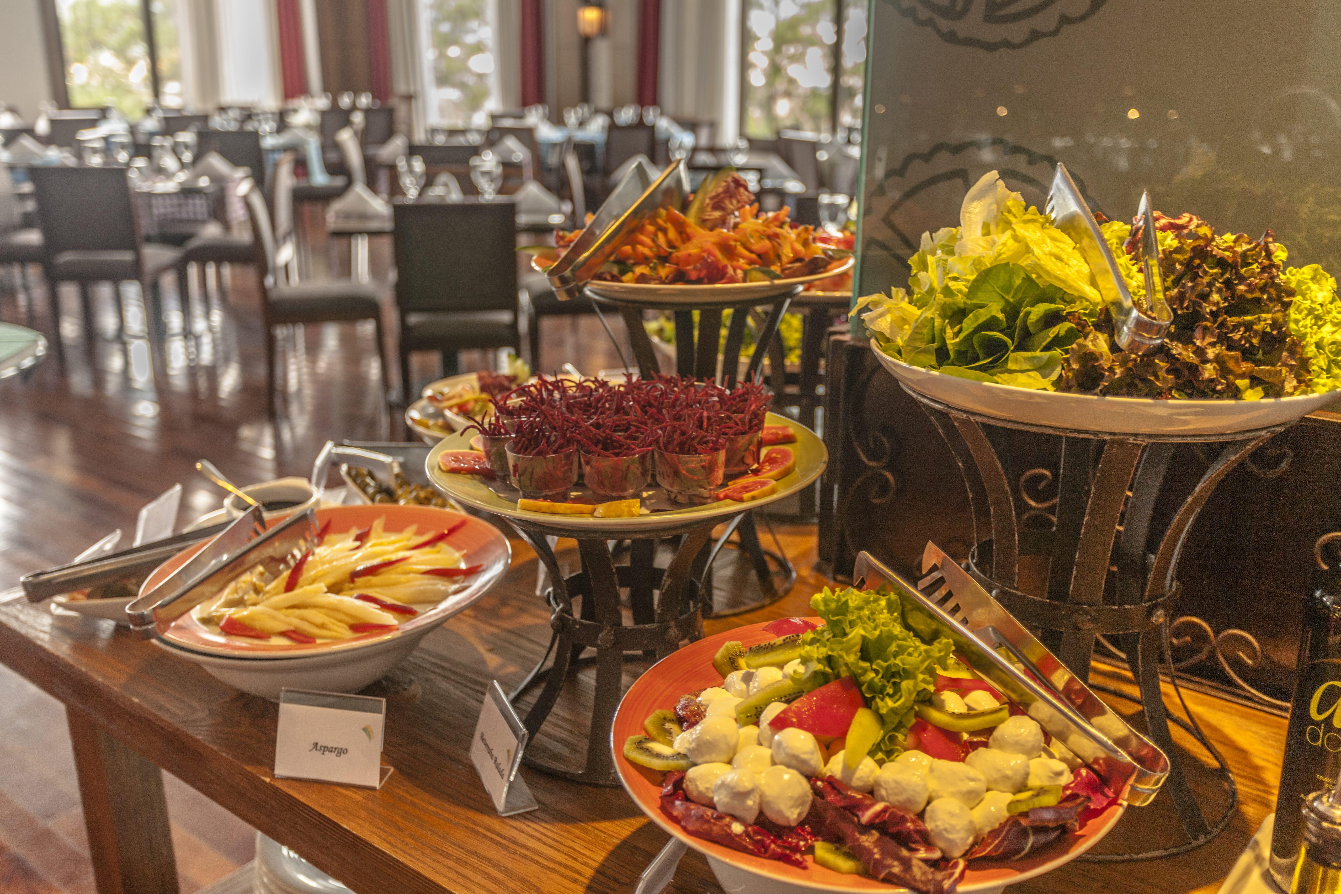 Bourbon Resort Атибая Экстерьер фото A salad bar