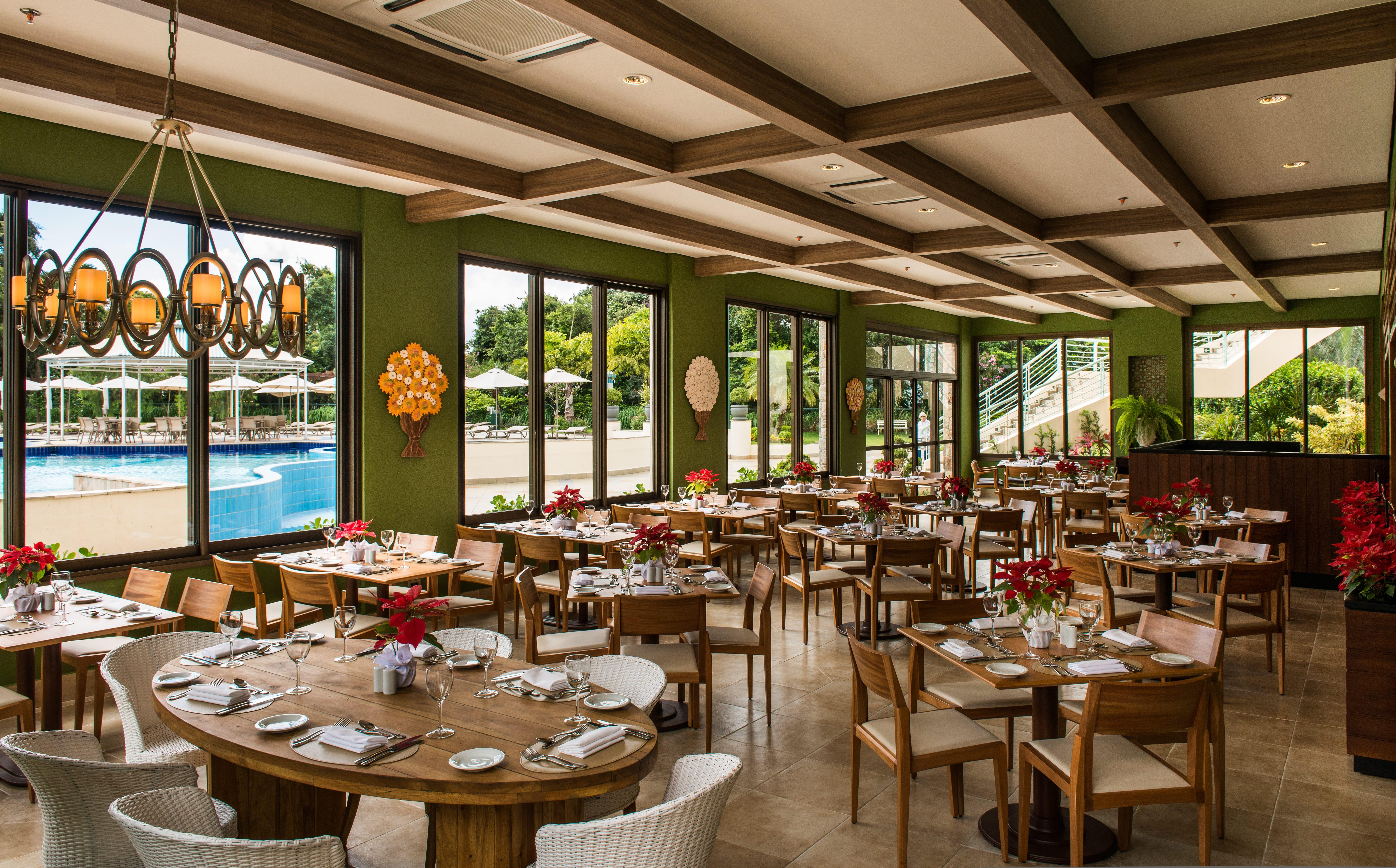 Bourbon Resort Атибая Экстерьер фото The restaurant at the hotel
