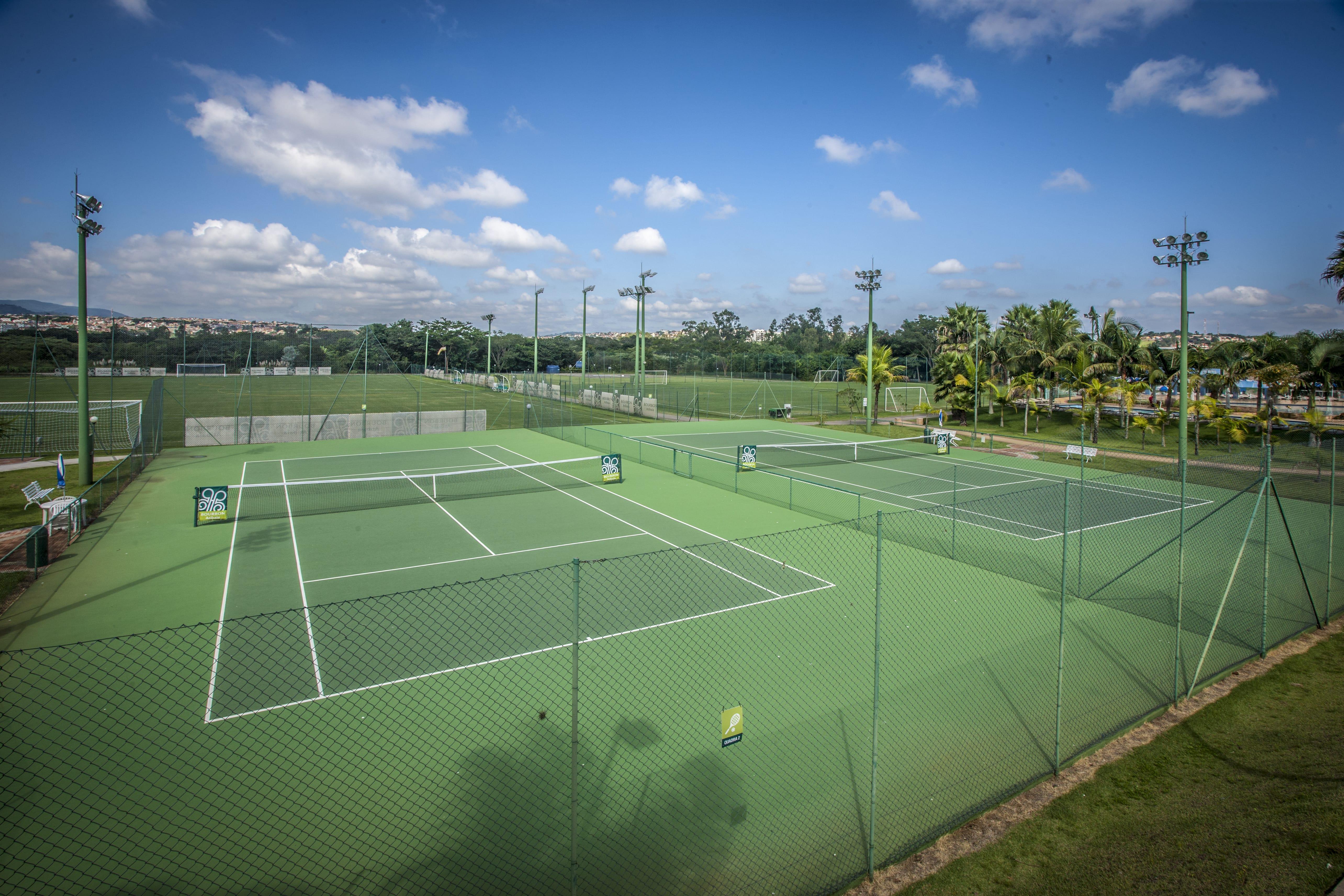 Bourbon Resort Атибая Экстерьер фото Tennis Courts at the University of Sunshine Coast