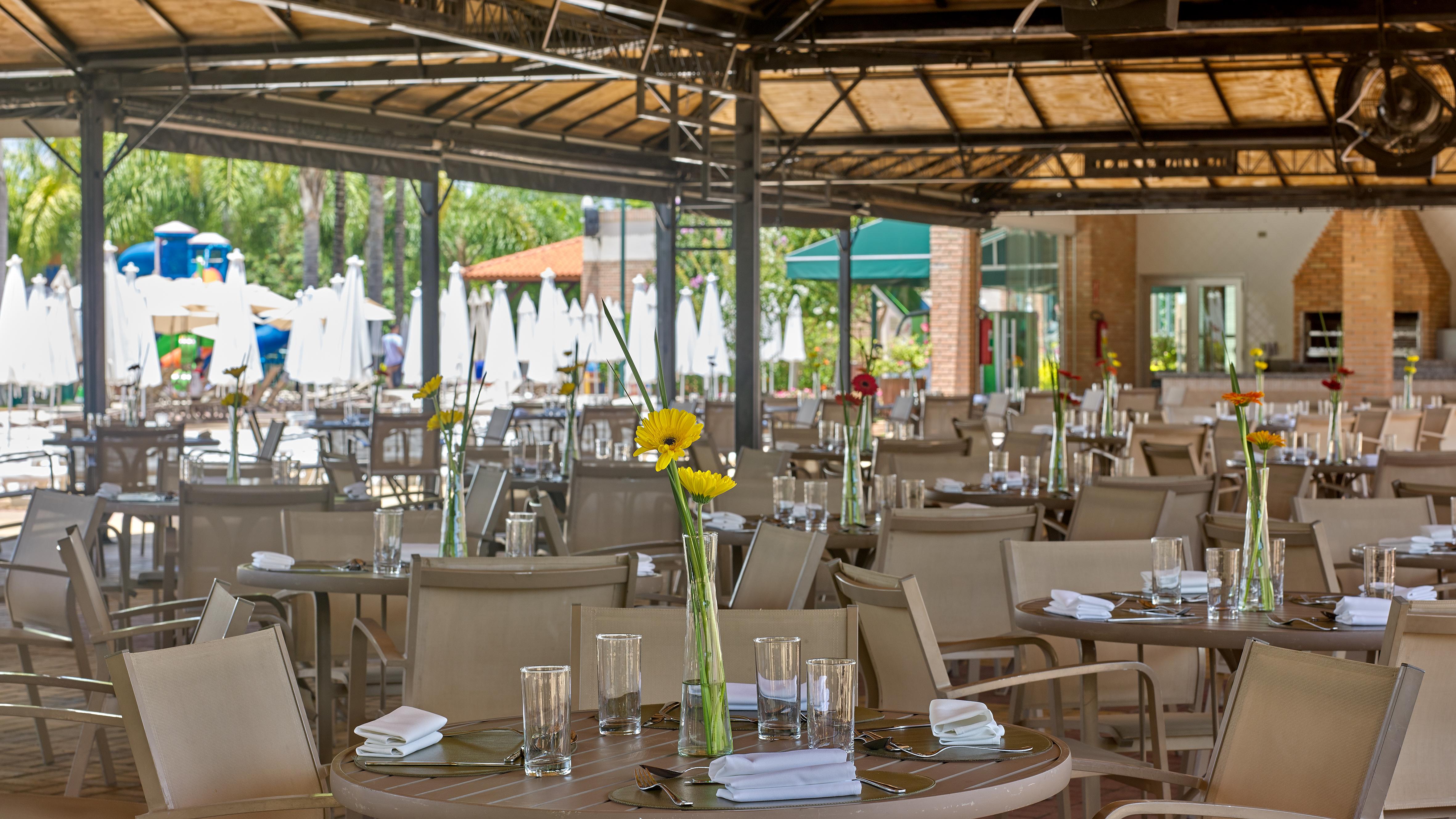Bourbon Resort Атибая Экстерьер фото The restaurant at the Hotel