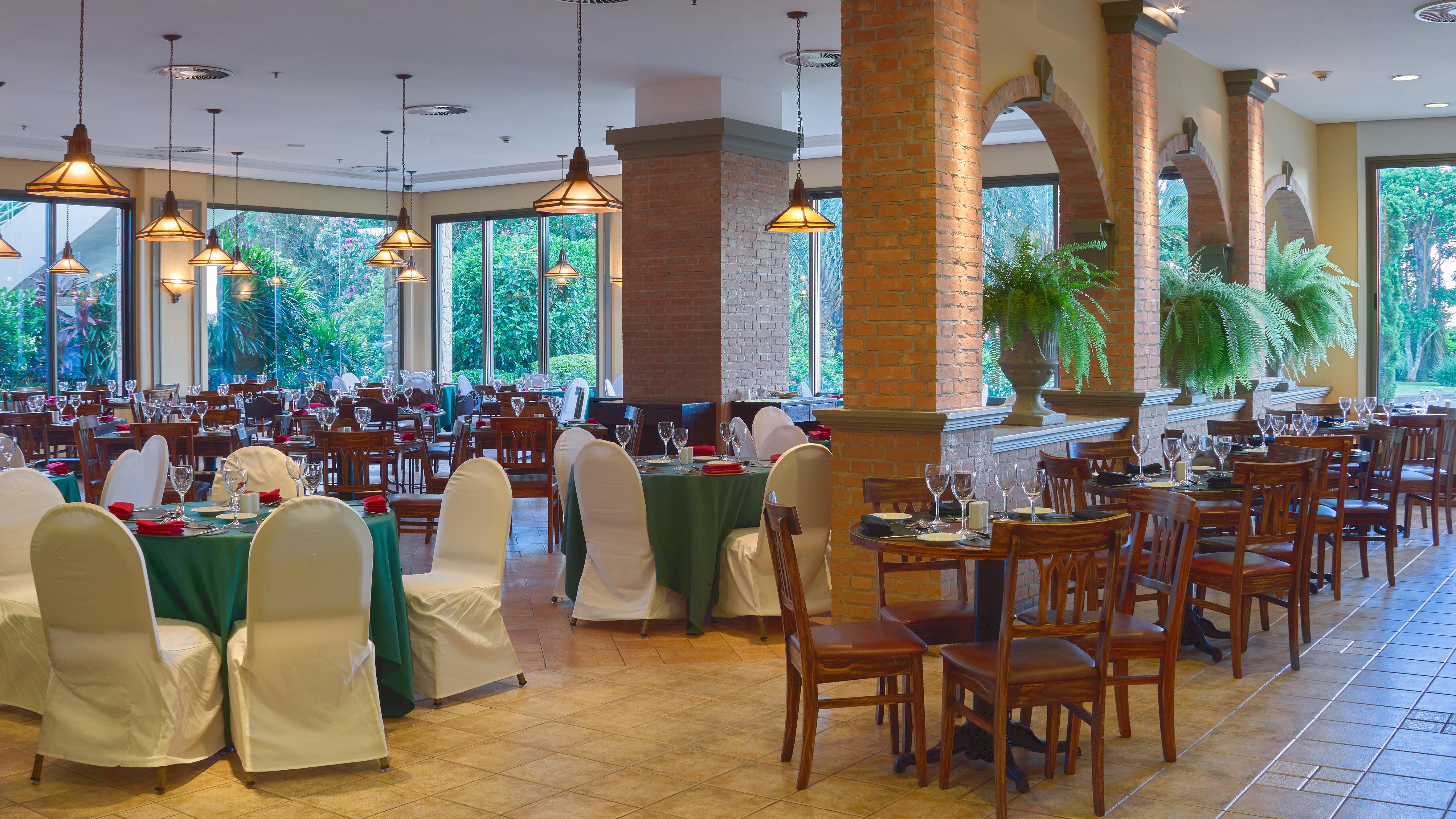 Bourbon Resort Атибая Экстерьер фото The restaurant