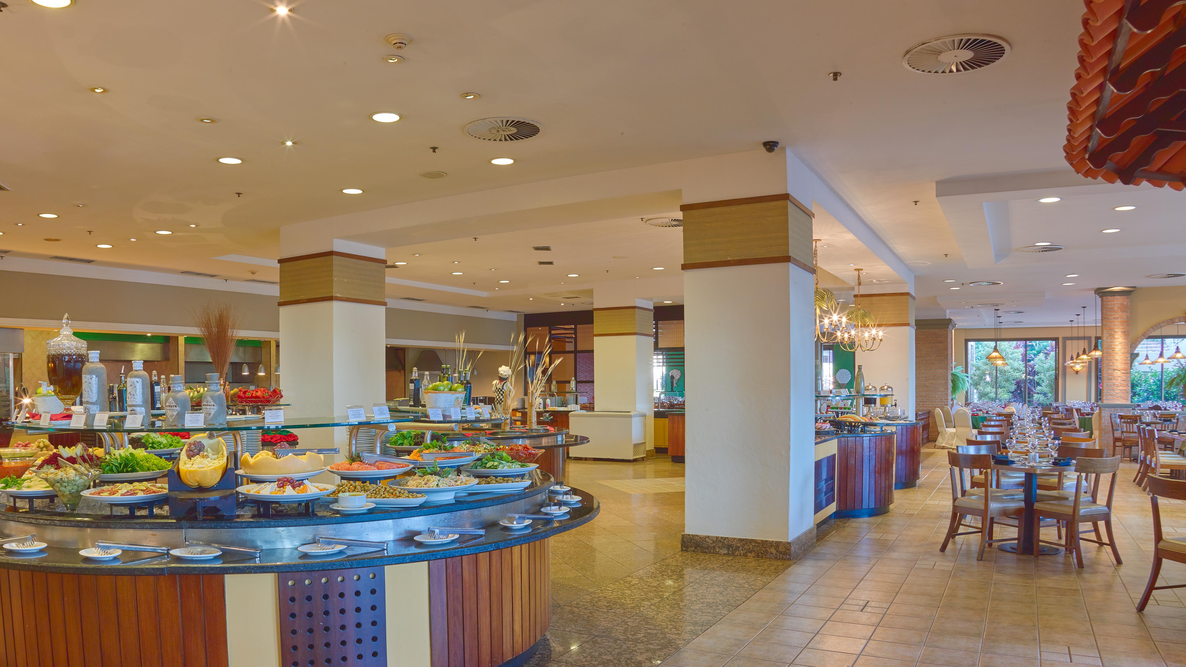Bourbon Resort Атибая Экстерьер фото The buffet at the hotel