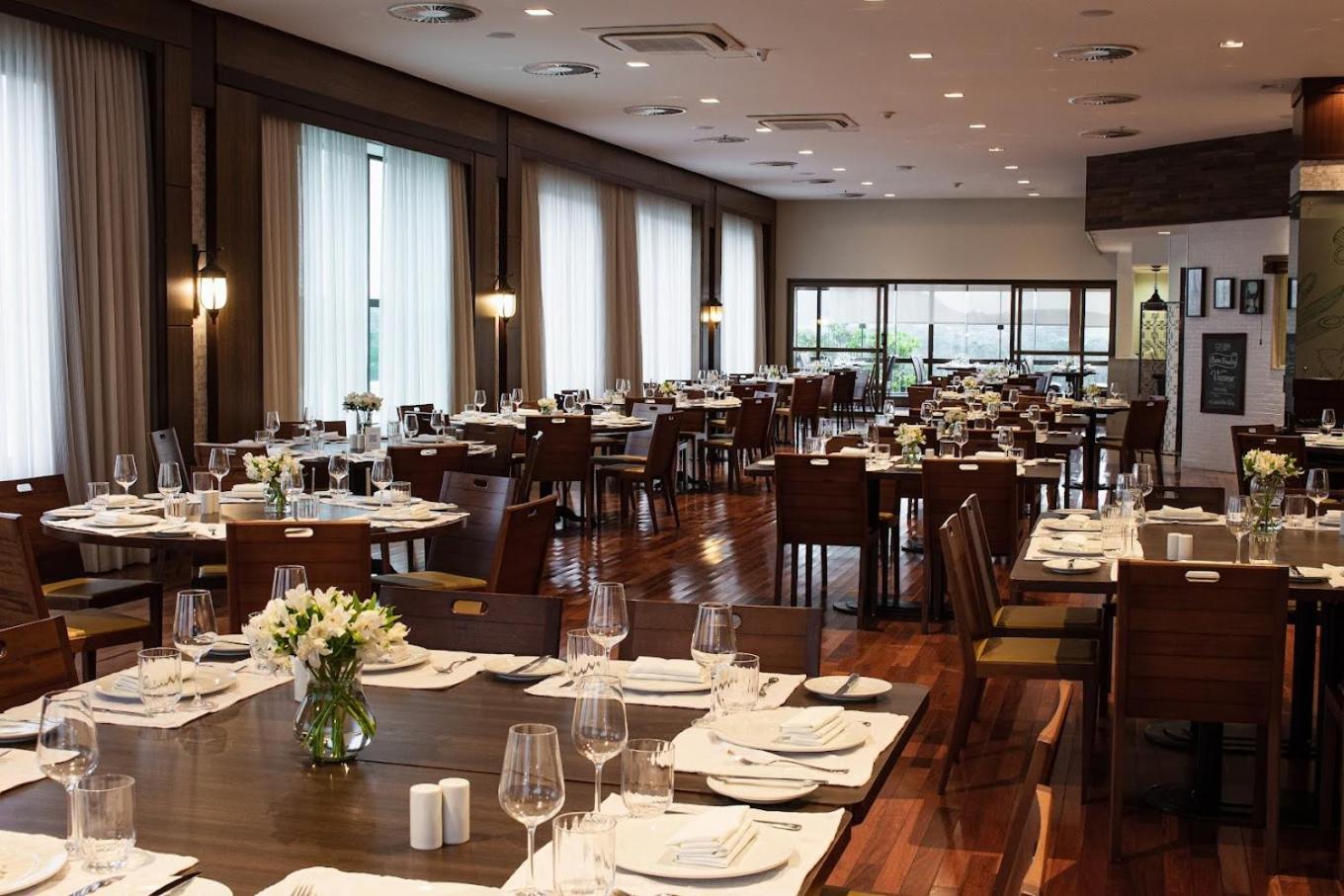 Bourbon Resort Атибая Экстерьер фото The restaurant