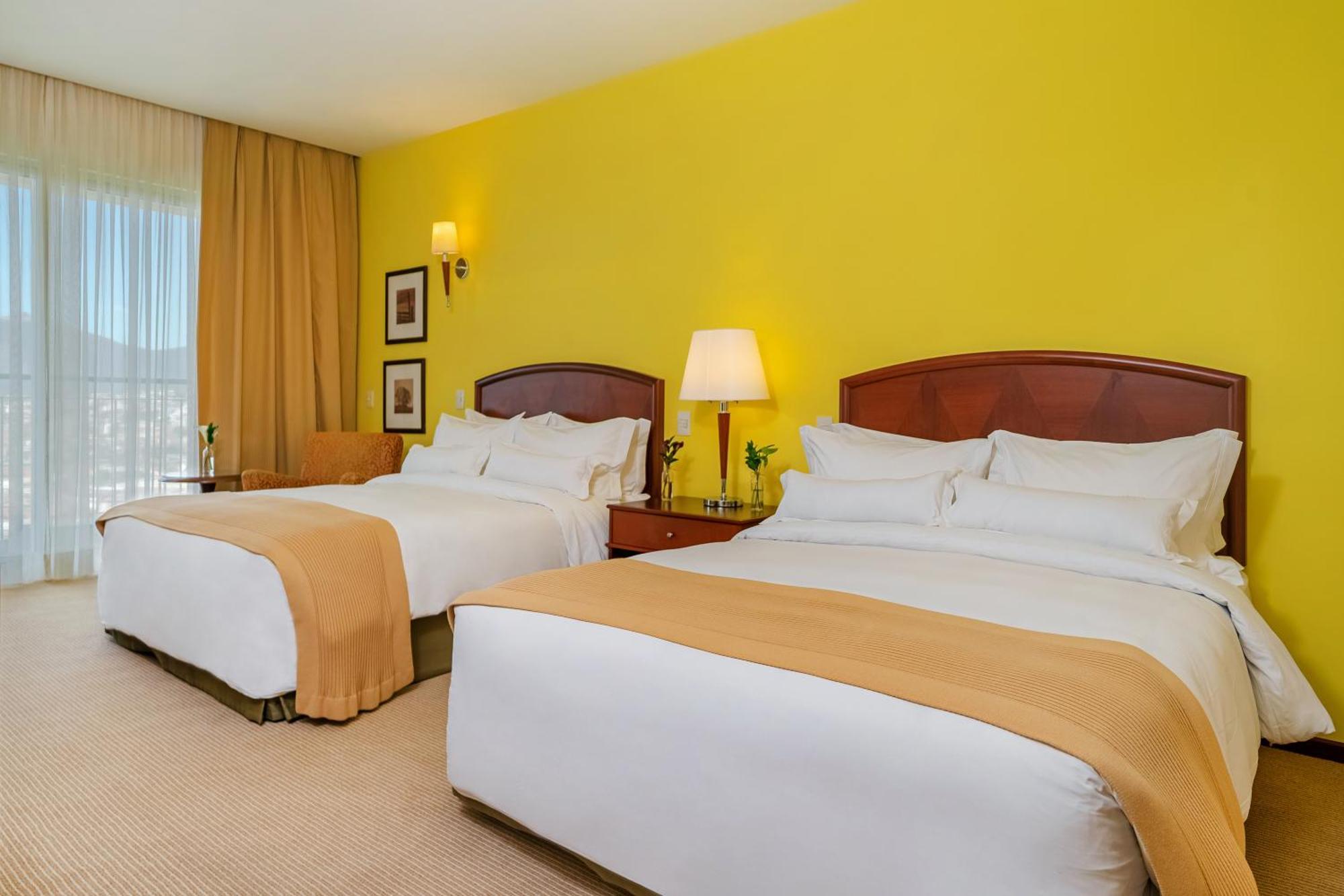 Bourbon Resort Атибая Экстерьер фото A typical hotel room