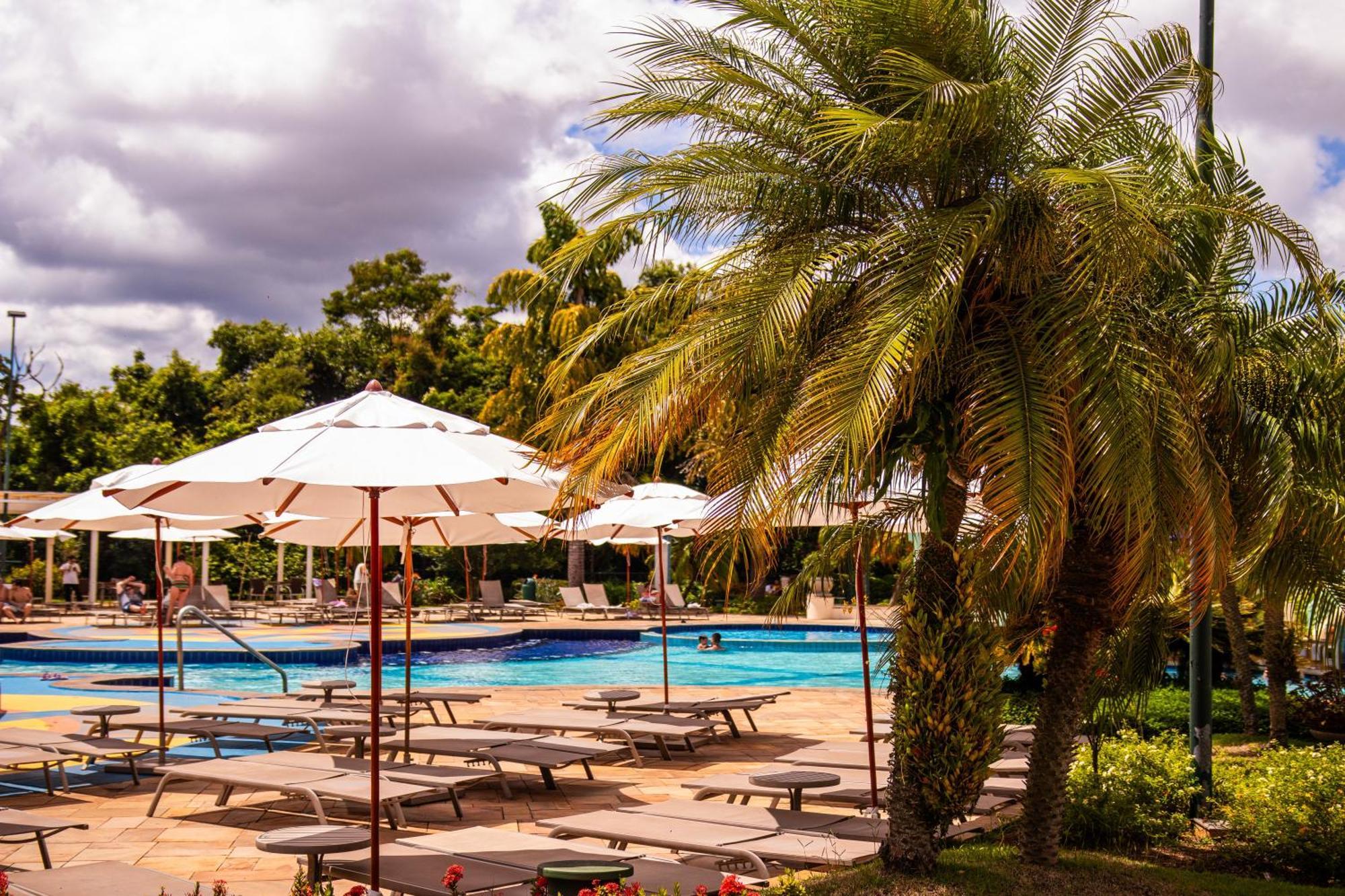 Bourbon Resort Атибая Экстерьер фото The pool at the hotel