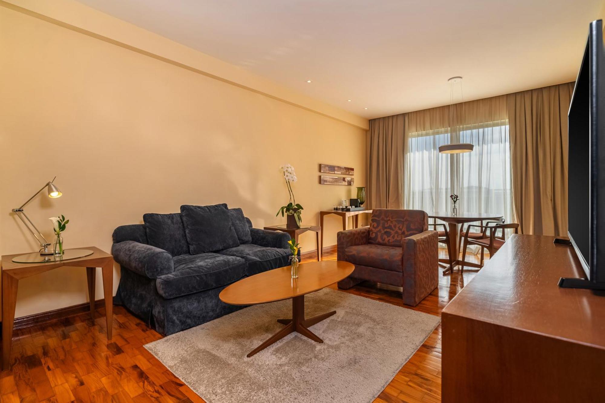 Bourbon Resort Атибая Экстерьер фото Living room