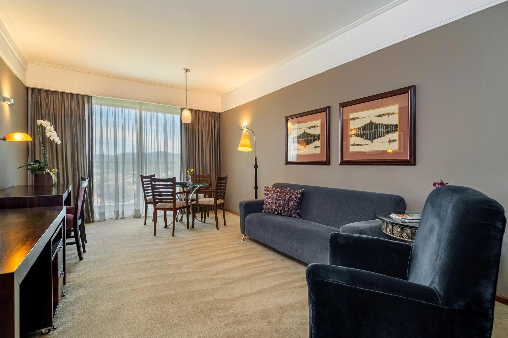 Bourbon Resort Атибая Экстерьер фото Living room
