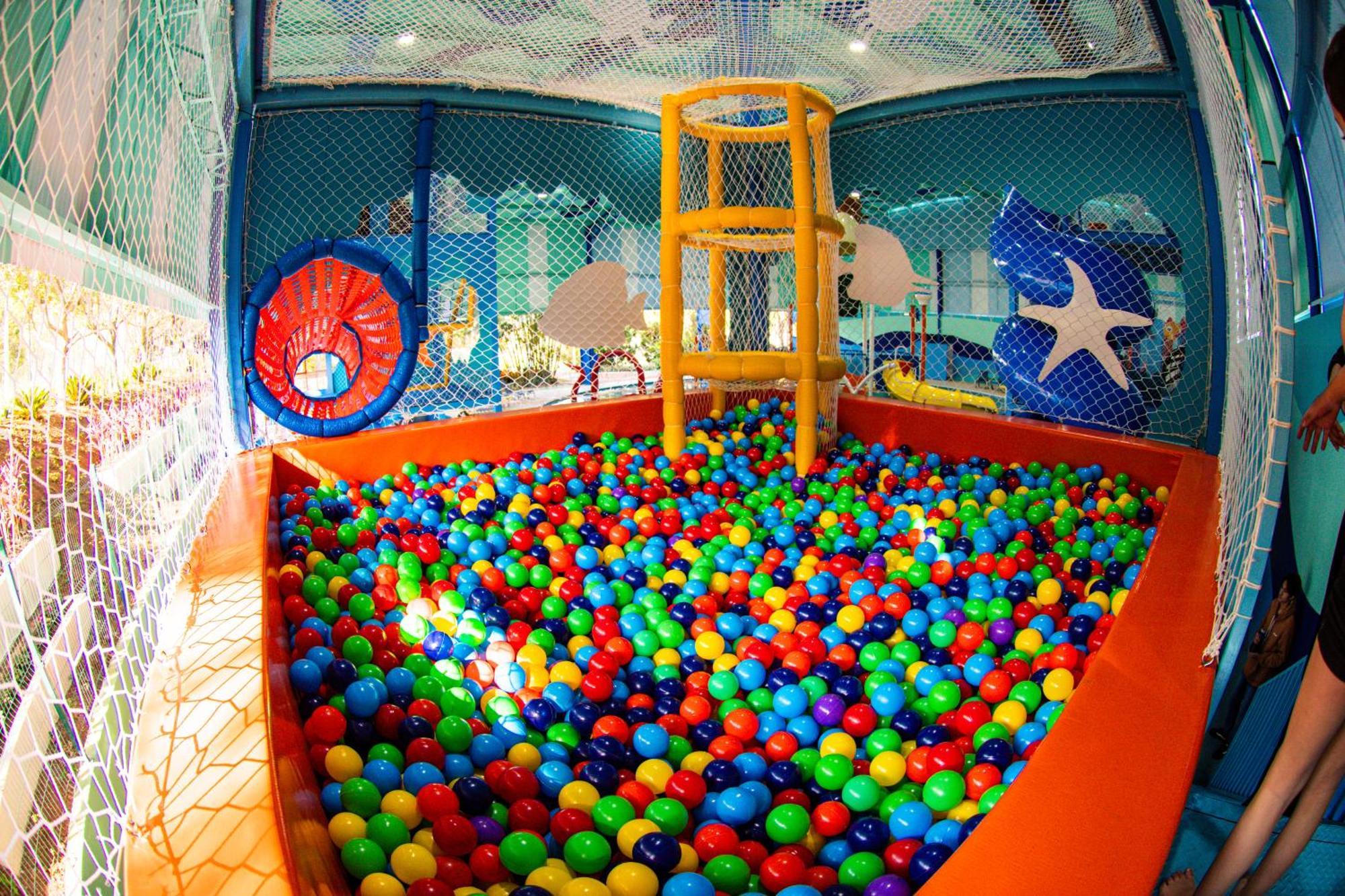 Bourbon Resort Атибая Экстерьер фото A ball pit