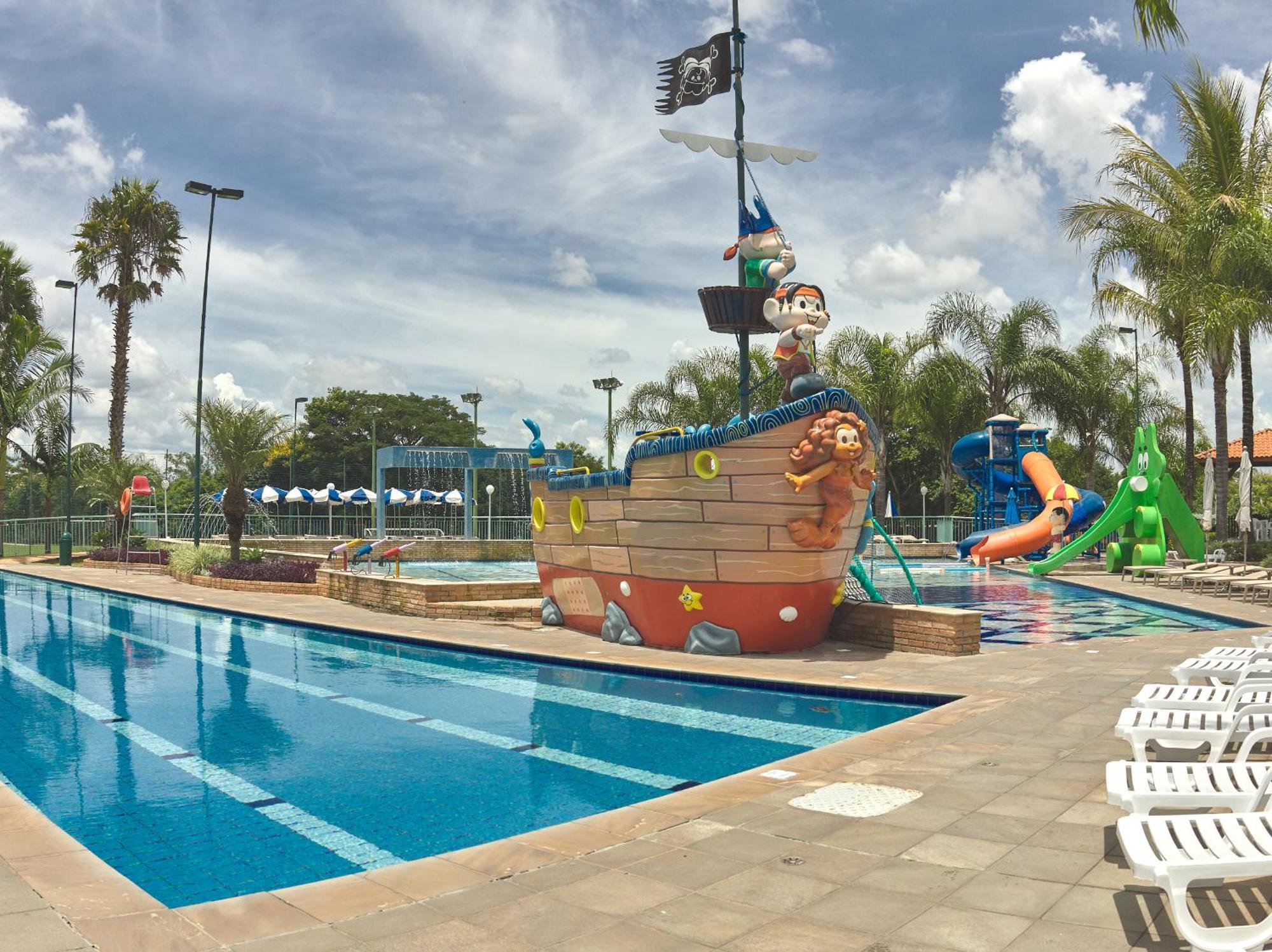 Bourbon Resort Атибая Экстерьер фото The swimming pool at the resort
